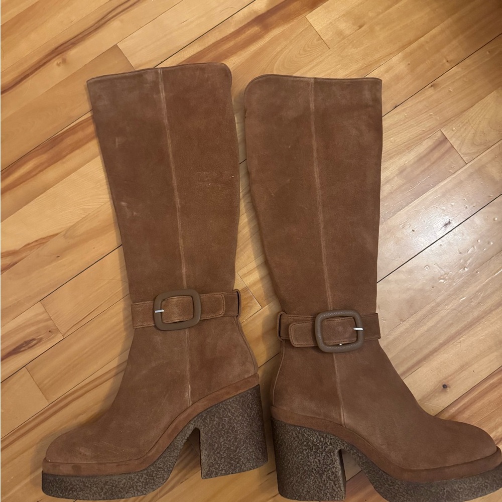 La CANADIENNE Tan Suede Heeled Boots